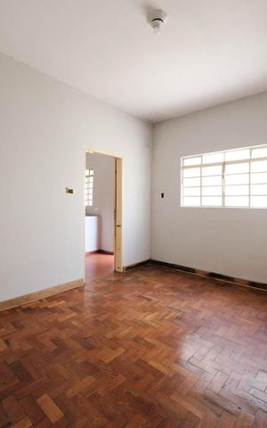 Casa à venda com 164m², 2 quartos e 3 vagasSala