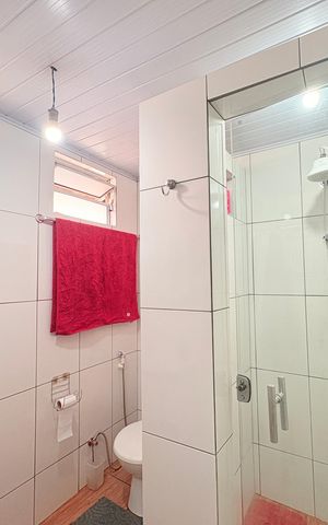 Casa à venda com 93m², 3 quartos e 2 vagasBanheiro Social