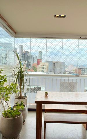 Apartamento à venda com 90m², 2 quartos e 2 vagasVaranda