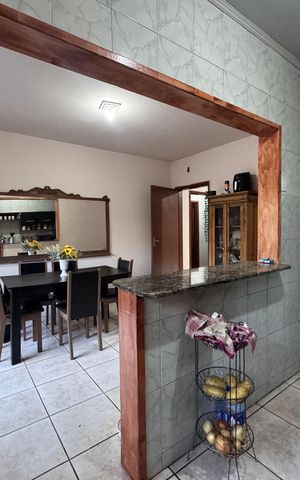 Casa à venda com 180m², 3 quartos e 2 vagas