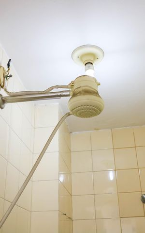 Apartamento à venda com 74m², 2 quartos e 1 vaga Apartamento à venda com 74m², 2 quartos e 1 vagaBanheiro de Serviço