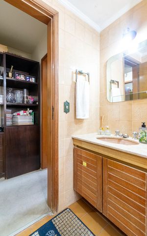 Apartamento à venda com 130m², 3 quartos e 2 vagasBanheiro Social