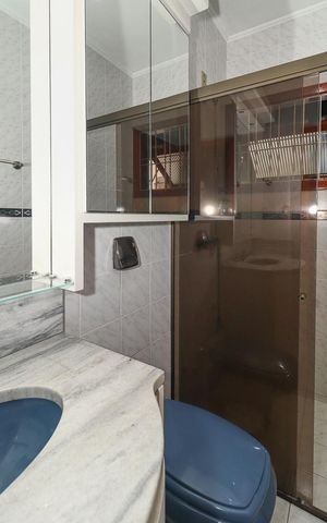 Casa à venda com 255m², 3 quartos e 4 vagasBanheiro Social