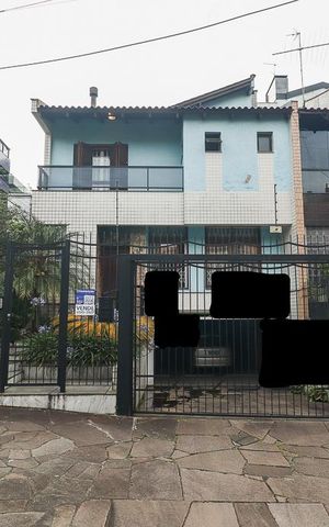 Casa à venda com 255m², 3 quartos e 4 vagasFachada