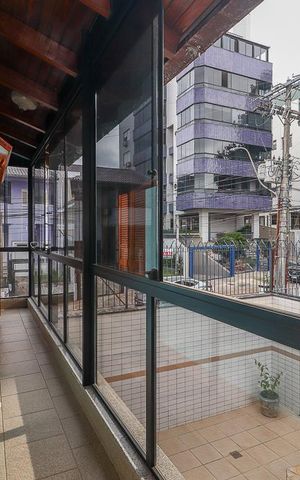 Casa à venda com 255m², 3 quartos e 4 vagasVaranda