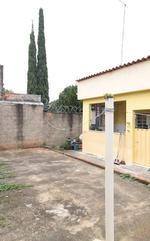 Casa à venda com 607m², 3 quartos e 4 vagasQuintal