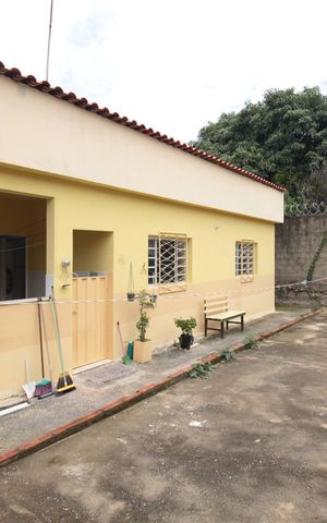 Casa à venda com 607m², 3 quartos e 4 vagasQuintal