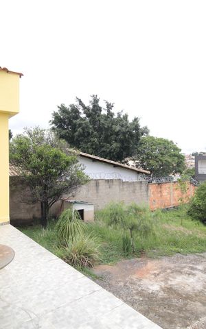 Casa à venda com 607m², 3 quartos e 4 vagasQuintal