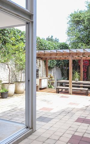 Casa à venda com 160m², 3 quartos e 2 vagas Casa à venda com 160m², 3 quartos e 2 vagasÁrea externa