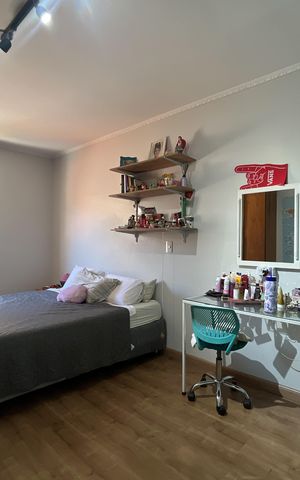 Casa à venda com 281m², 3 quartos e 2 vagas Casa à venda com 281m², 3 quartos e 2 vagasQuarto 2