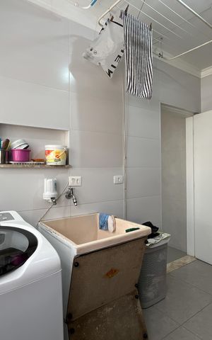 Casa à venda com 281m², 3 quartos e 2 vagas Casa à venda com 281m², 3 quartos e 2 vagasÁrea de Serviço