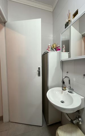 Casa à venda com 281m², 3 quartos e 2 vagas Casa à venda com 281m², 3 quartos e 2 vagasBanheiro de serviço