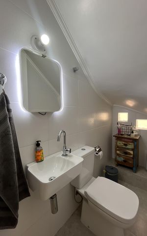 Casa à venda com 281m², 3 quartos e 2 vagas Casa à venda com 281m², 3 quartos e 2 vagasLavabo