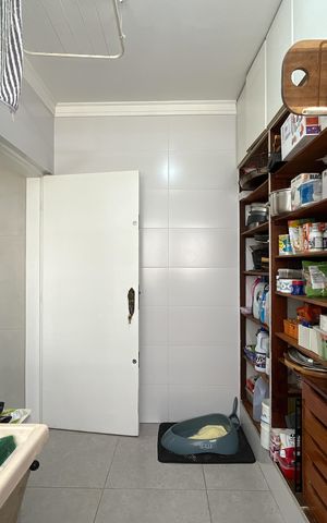 Casa à venda com 281m², 3 quartos e 2 vagas Casa à venda com 281m², 3 quartos e 2 vagasÁrea de Serviço