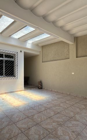 Casa à venda com 281m², 3 quartos e 2 vagas Casa à venda com 281m², 3 quartos e 2 vagasGaragem