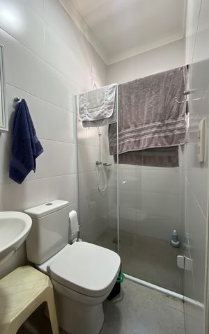 Casa à venda com 281m², 3 quartos e 2 vagas Casa à venda com 281m², 3 quartos e 2 vagasBanheiro de serviço