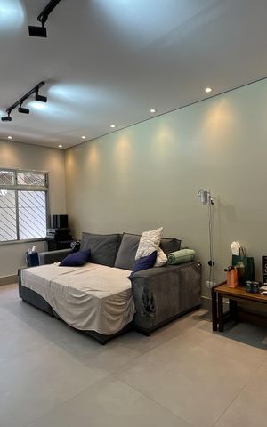 Casa à venda com 281m², 3 quartos e 2 vagas Casa à venda com 281m², 3 quartos e 2 vagasSala