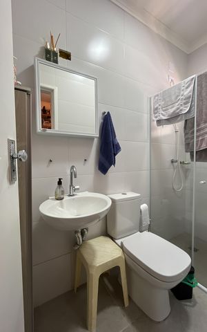 Casa à venda com 281m², 3 quartos e 2 vagas Casa à venda com 281m², 3 quartos e 2 vagasBanheiro de serviço