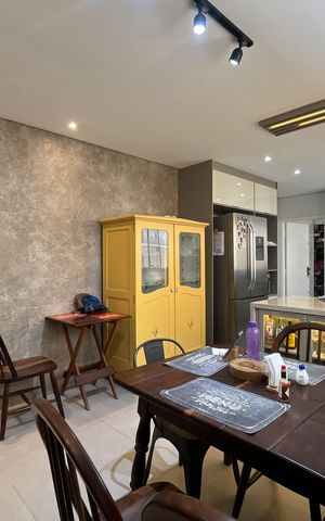 Casa à venda com 281m², 3 quartos e 2 vagas Casa à venda com 281m², 3 quartos e 2 vagasCozinha