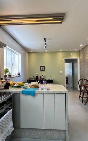 Casa à venda com 281m², 3 quartos e 2 vagas Casa à venda com 281m², 3 quartos e 2 vagasCozinha