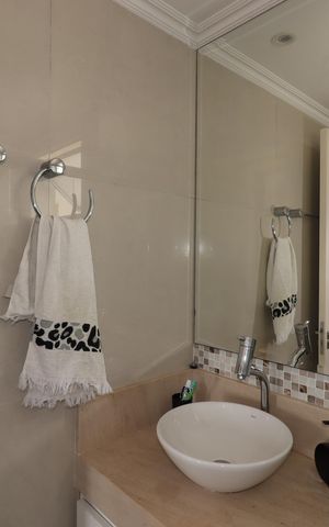 Apartamento à venda com 77m², 3 quartos e 2 vagasBanheiro da Suíte