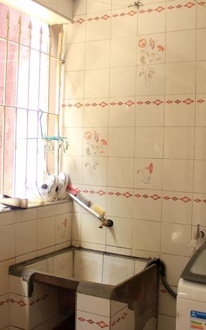 Casa à venda com 150m², 5 quartos e 2 vagasLavanderia (casa 1)