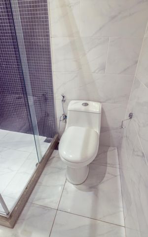 Casa à venda com 150m², 3 quartos e 1 vaga Casa à venda com 150m², 3 quartos e 1 vagaBanheiro da Suíte