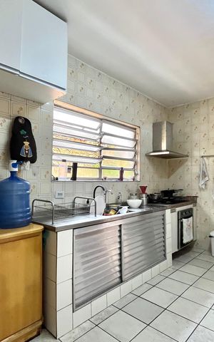 Casa à venda com 290m², 3 quartos e 4 vagas Casa à venda com 290m², 3 quartos e 4 vagasCozinha