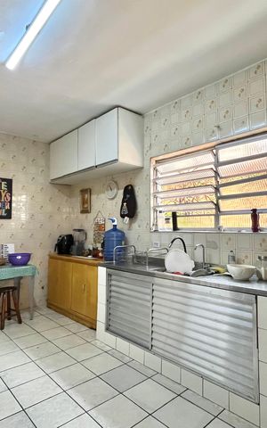 Casa à venda com 290m², 3 quartos e 4 vagas Casa à venda com 290m², 3 quartos e 4 vagasCozinha