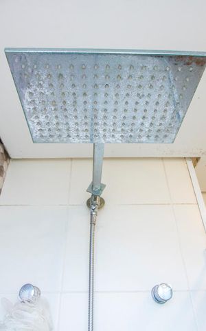 Apartamento à venda com 86m², 2 quartos e 2 vagas Apartamento à venda com 86m², 2 quartos e 2 vagasBanheiro do quarto 1