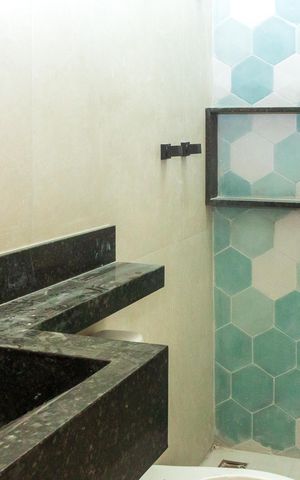 Casa à venda com 100m², 3 quartos e 2 vagas Casa à venda com 100m², 3 quartos e 2 vagasBanheiro