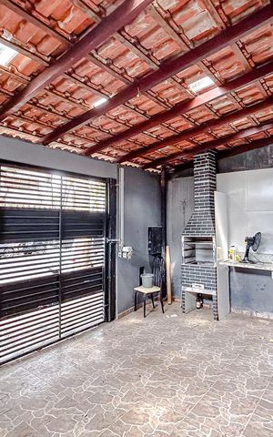 Casa à venda com 75m², 2 quartos e 1 vagaGaragem