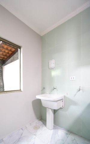 Casa à venda com 75m², 2 quartos e 1 vaga Casa à venda com 75m², 2 quartos e 1 vagaÁrea de serviço