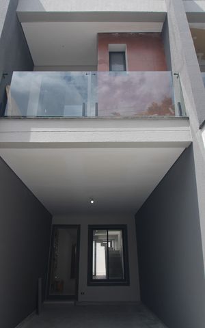 Casa à venda com 110m², 3 quartos e 2 vagasFachada
