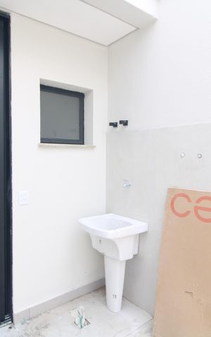 Casa à venda com 110m², 3 quartos e 2 vagasLavanderia