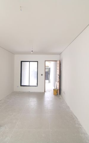 Casa à venda com 110m², 3 quartos e 2 vagasSala
