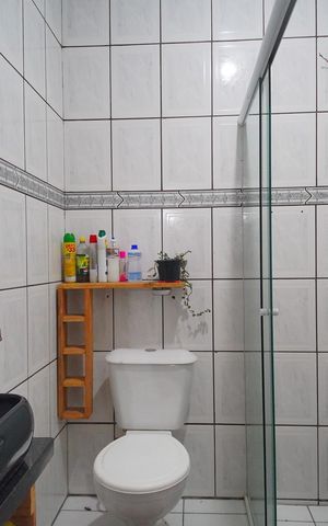 Casa à venda com 180m², 3 quartos e 3 vagasBanheiro 2
