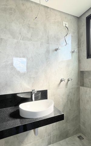 Apartamento à venda com 144m², 4 quartos e 2 vagasBanheiro suíte 01