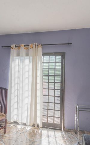 Casa à venda com 150m², 4 quartos e 2 vagasSala