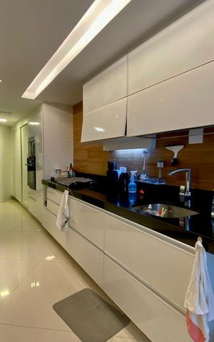 Apartamento à venda com 267m², 5 quartos e 2 vagasCOZINHA