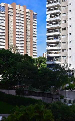 Apartamento à venda com 176m², 3 quartos e 3 vagasVista da Suíte 2