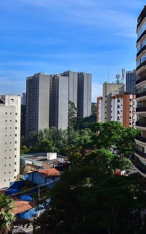Apartamento à venda com 176m², 3 quartos e 3 vagasVista