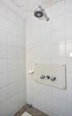 Apartamento à venda com 176m², 3 quartos e 3 vagasChuveiro do banheiro da Suíte 3
