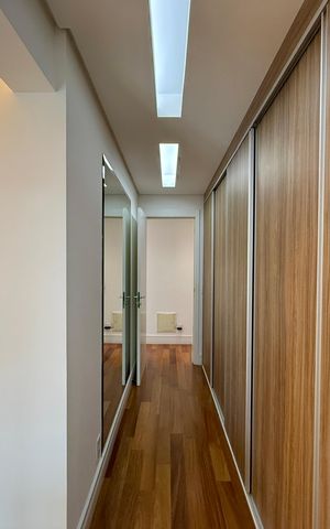 Apartamento para alugar com 160m², 4 quartos e 2 vagas Apartamento para alugar com 160m², 4 quartos e 2 vagasCloset Suite 1