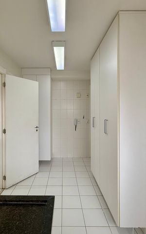 Apartamento para alugar com 160m², 4 quartos e 2 vagas Apartamento para alugar com 160m², 4 quartos e 2 vagasÁrea de Serviço