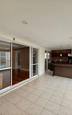 Apartamento para alugar com 160m², 4 quartos e 2 vagas Apartamento para alugar com 160m², 4 quartos e 2 vagasVaranda