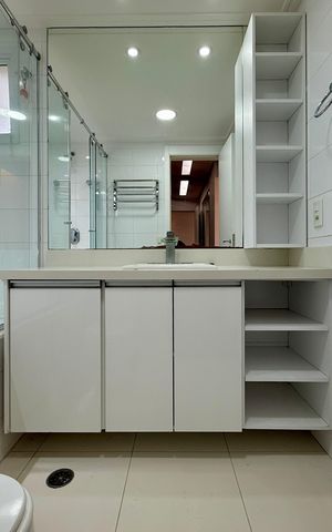 Apartamento para alugar com 160m², 4 quartos e 2 vagas Apartamento para alugar com 160m², 4 quartos e 2 vagasBanheiro Suite 1