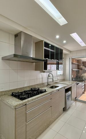 Apartamento para alugar com 160m², 4 quartos e 2 vagas Apartamento para alugar com 160m², 4 quartos e 2 vagasCozinha