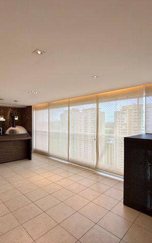 Apartamento para alugar com 160m², 4 quartos e 2 vagas Apartamento para alugar com 160m², 4 quartos e 2 vagasVaranda