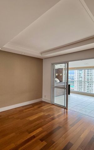 Apartamento para alugar com 160m², 4 quartos e 2 vagas Apartamento para alugar com 160m², 4 quartos e 2 vagasSala